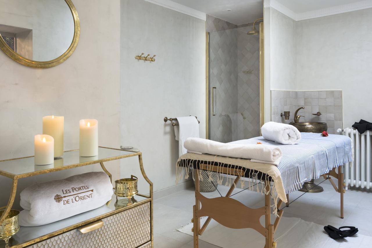 Riad Spa "Les Portes De L'Orient" Tours Exteriör bild